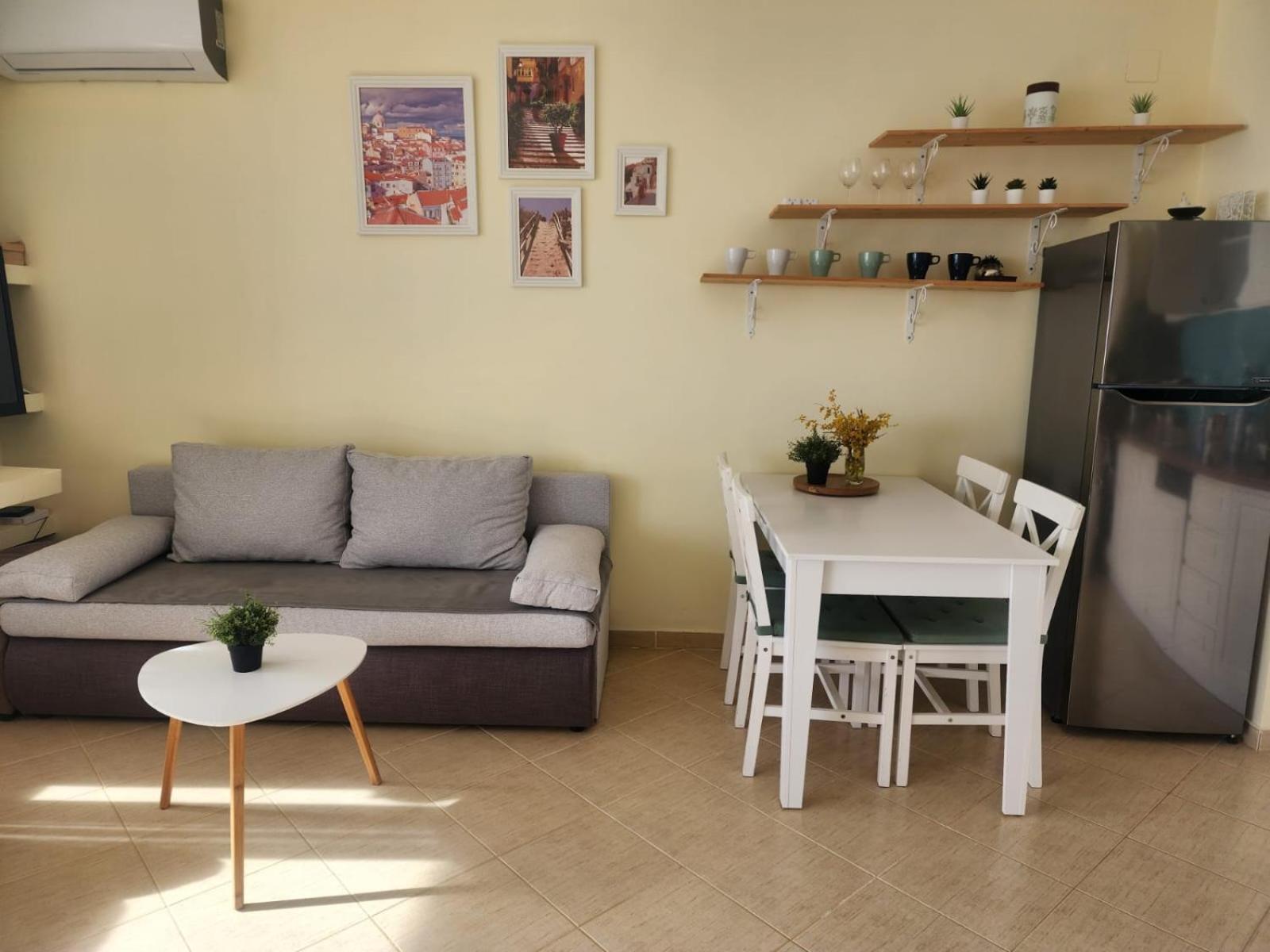Matin Apartment Sea View Durres Bagian luar foto
