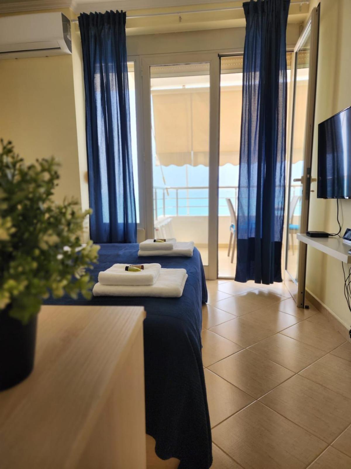 Matin Apartment Sea View Durres Bagian luar foto