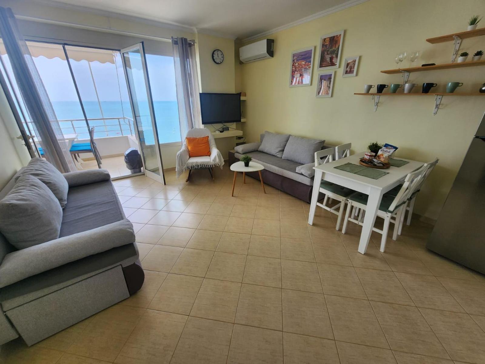 Matin Apartment Sea View Durres Bagian luar foto