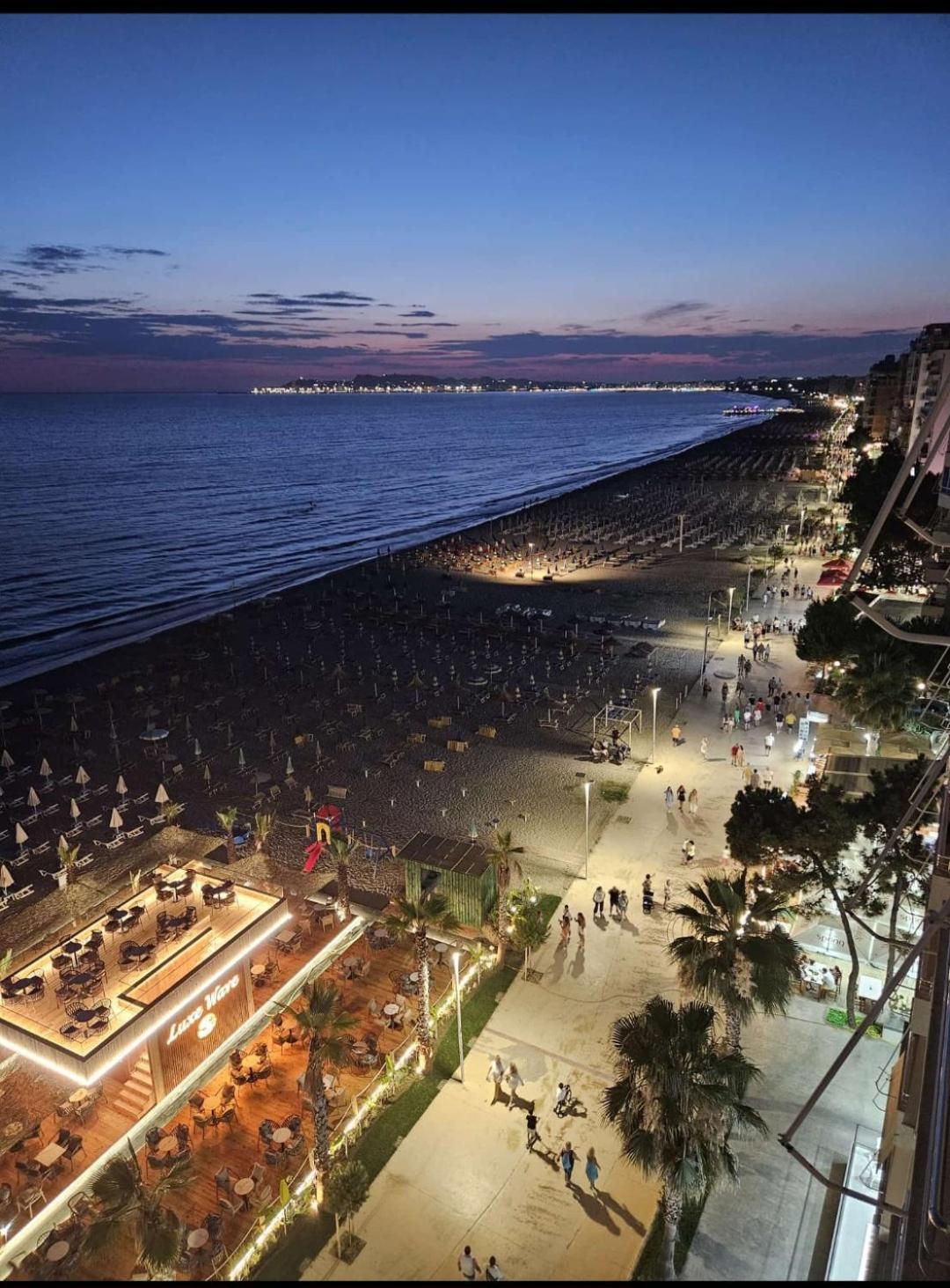 Matin Apartment Sea View Durres Bagian luar foto