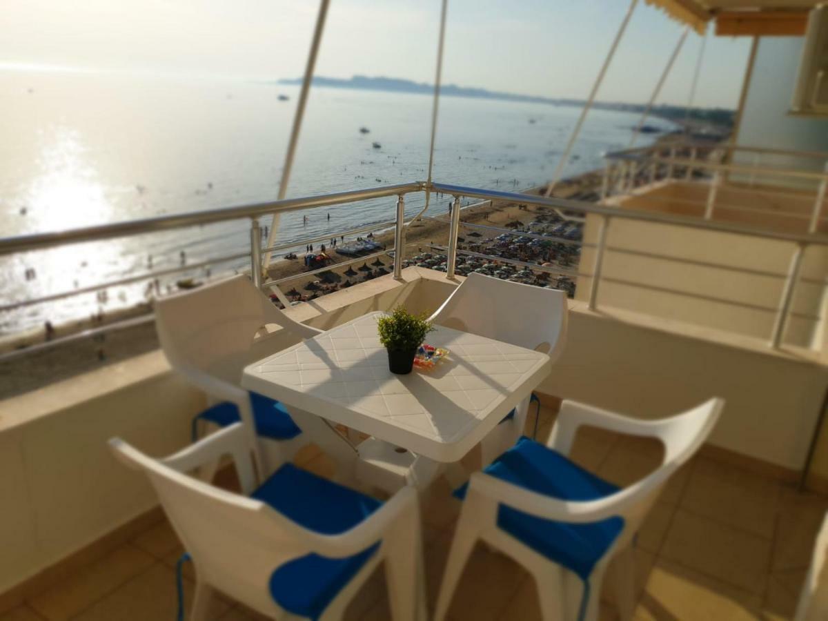 Matin Apartment Sea View Durres Bagian luar foto