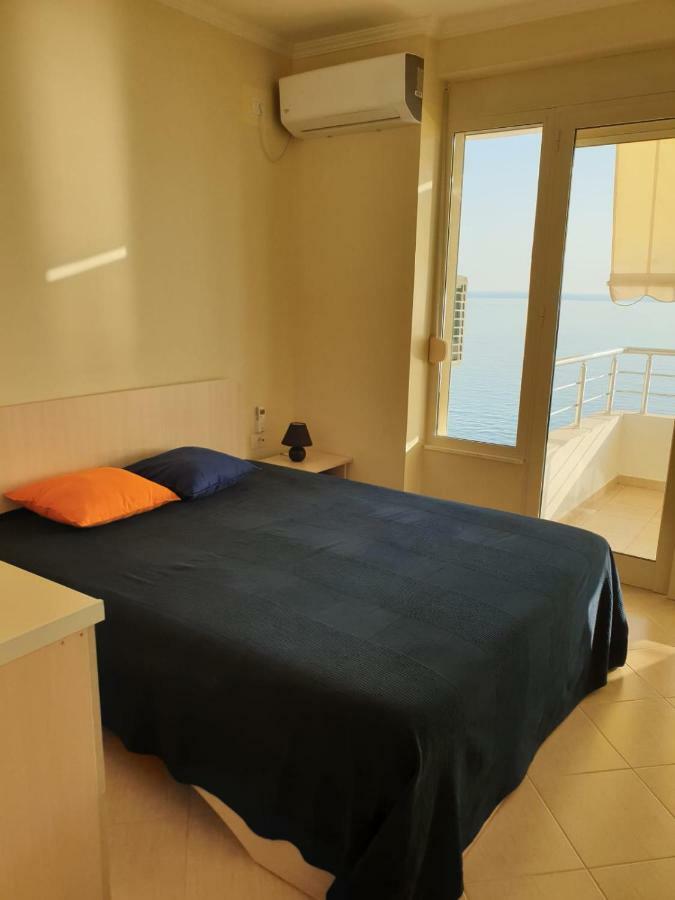 Matin Apartment Sea View Durres Bagian luar foto
