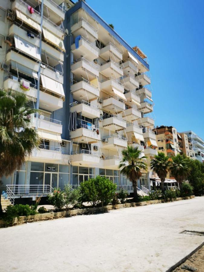 Matin Apartment Sea View Durres Bagian luar foto