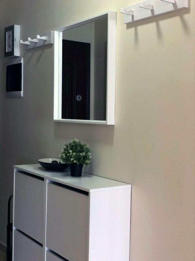 Matin Apartment Sea View Durres Bagian luar foto