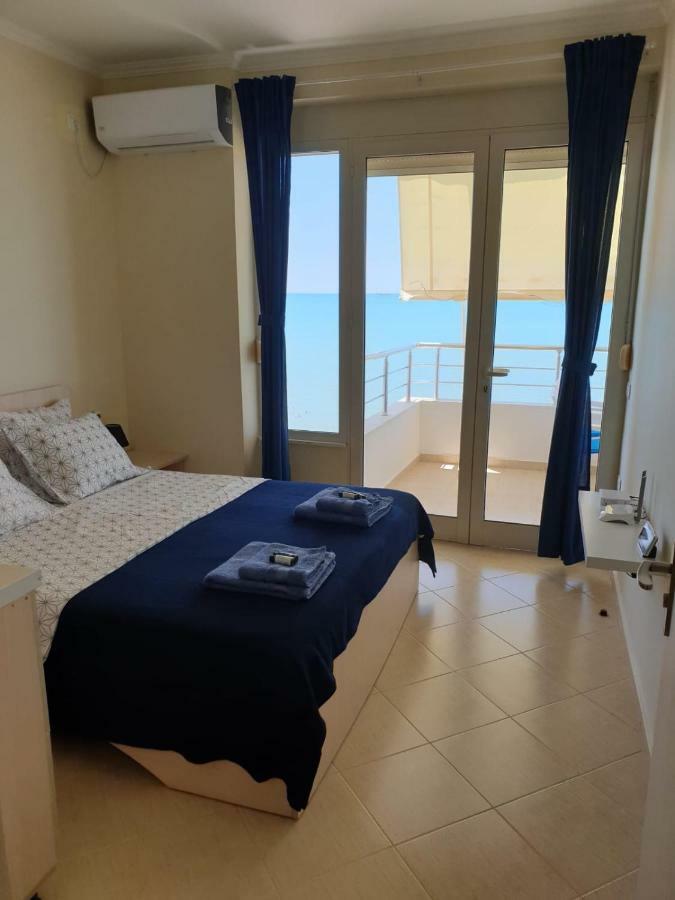 Matin Apartment Sea View Durres Bagian luar foto